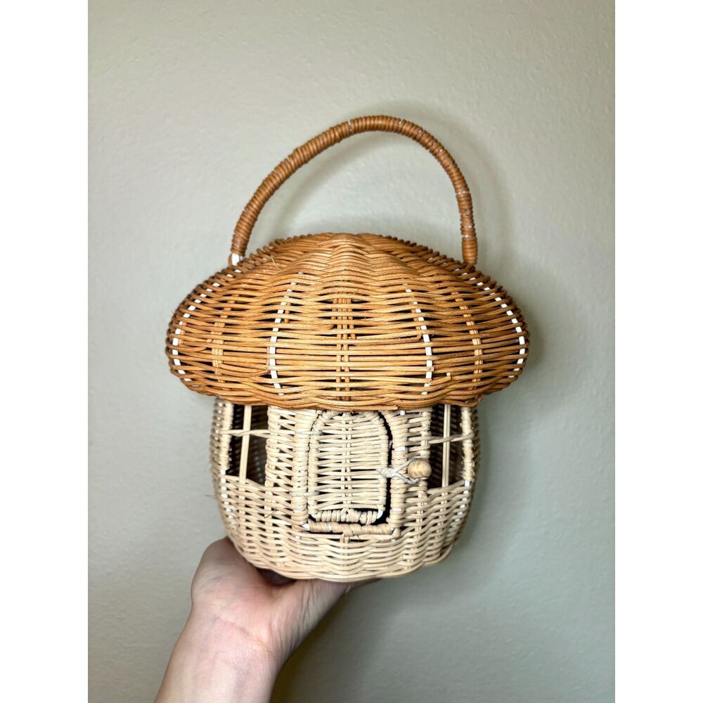 Mushroom Picnic Basket | Aesthetic Cottage Core Renaissance Fairy Core